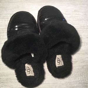 UGG Shoes - Sequin Ugg Slippers Girls Size 2 UGG Shoes - Sequin Ugg Slippers Girls Size 2